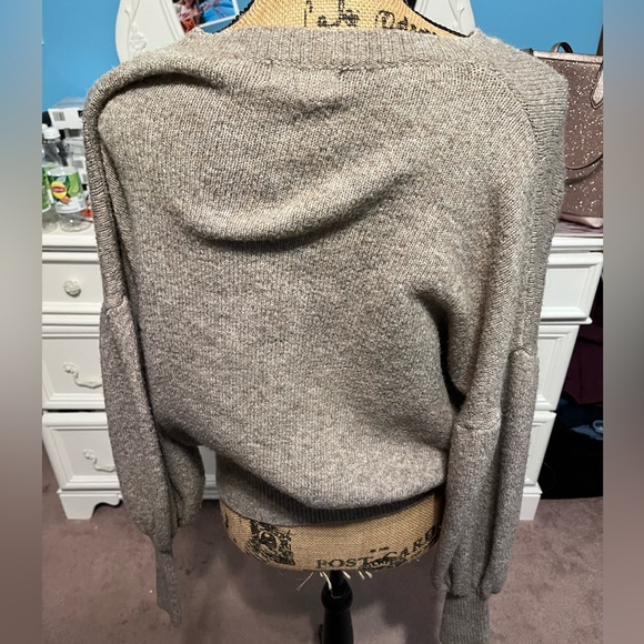 Creme colored sweater - Picture 2 of 2